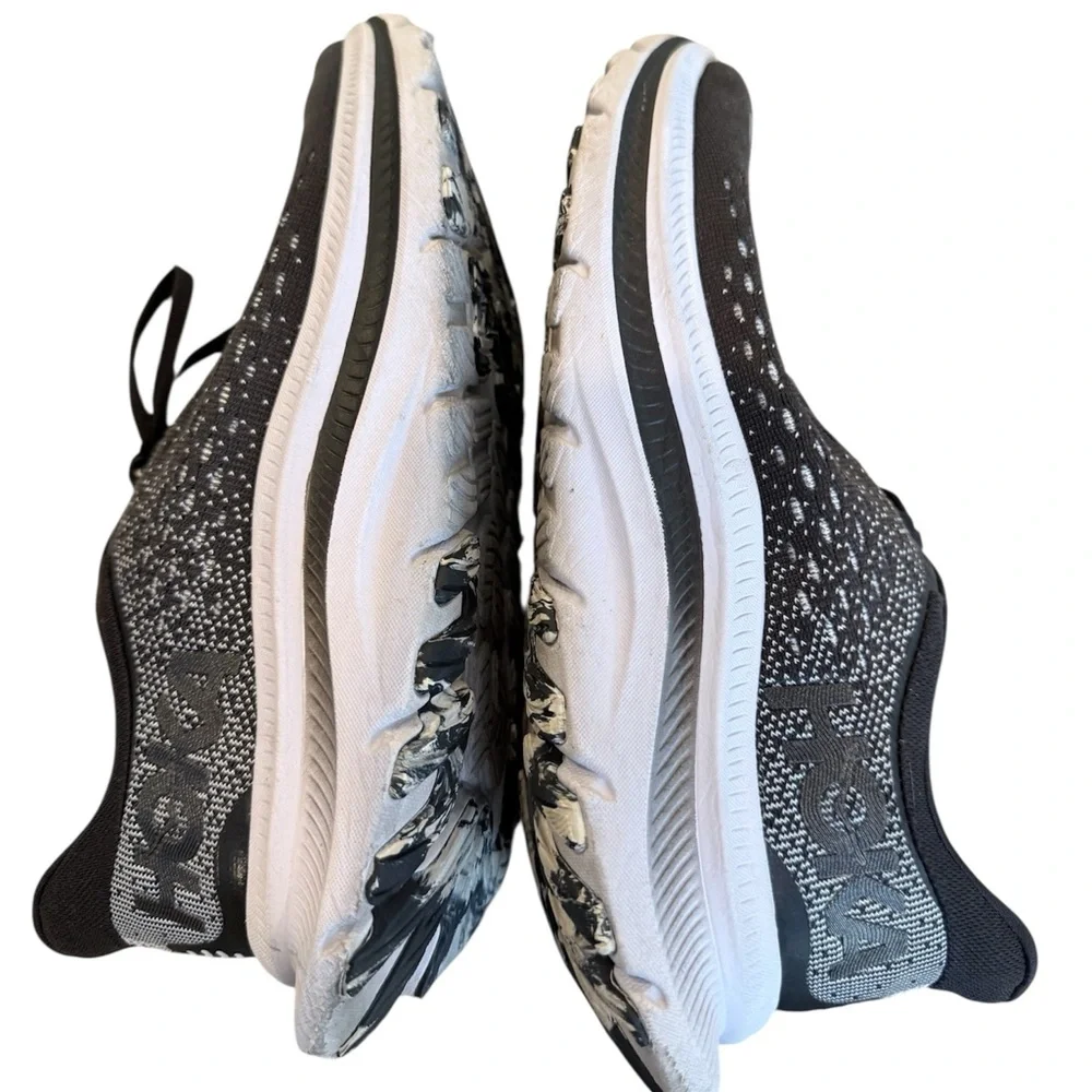 Hoka One Kawana women’s 8 lace up black & white running shoes